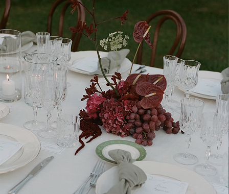 Mesa elegantemente decorada